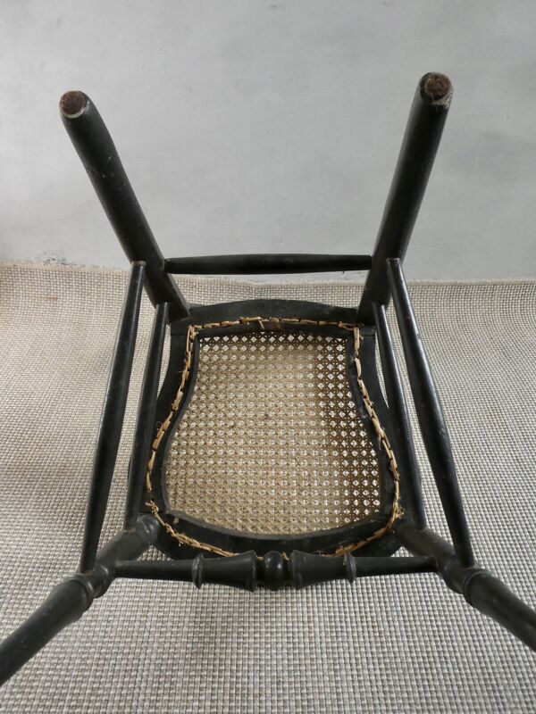 Chaise cannée Napoléon III en bois noirci et nacre