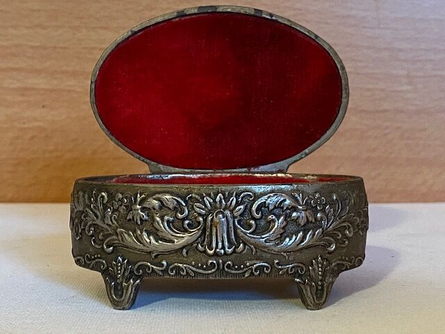 Silver metal jewellery box
