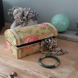 Jewelry box