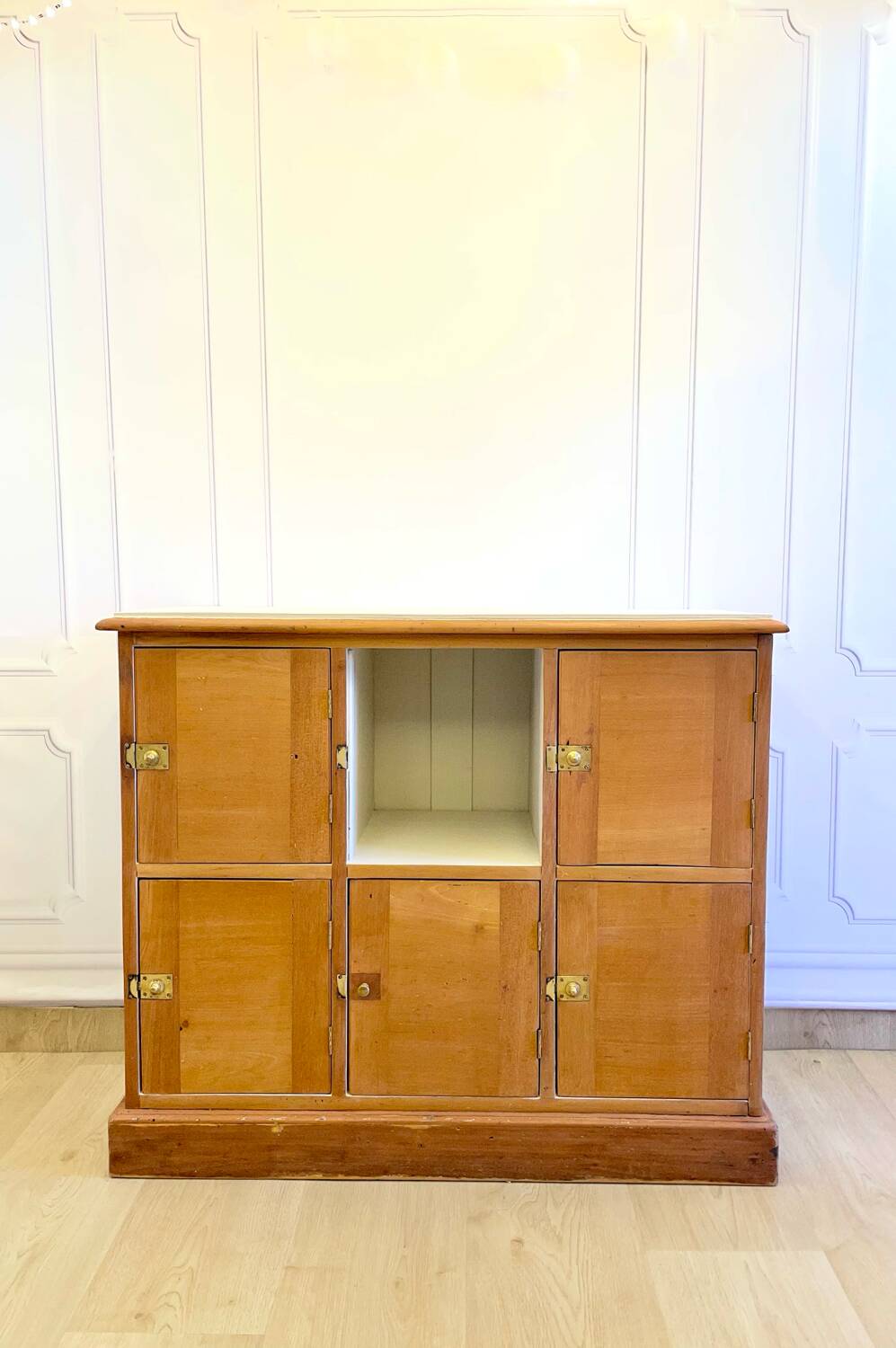 Buffet / vintage solid wood storage unit – 6 doors