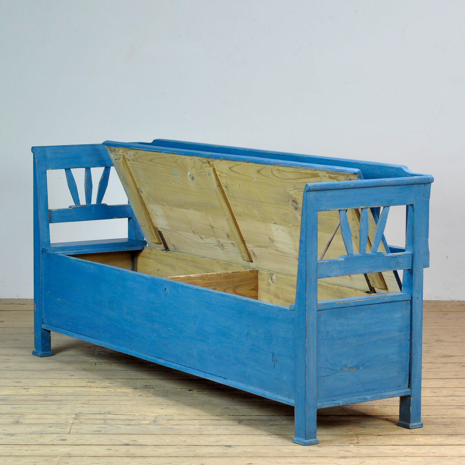 Antique Pine Bench, 1920s