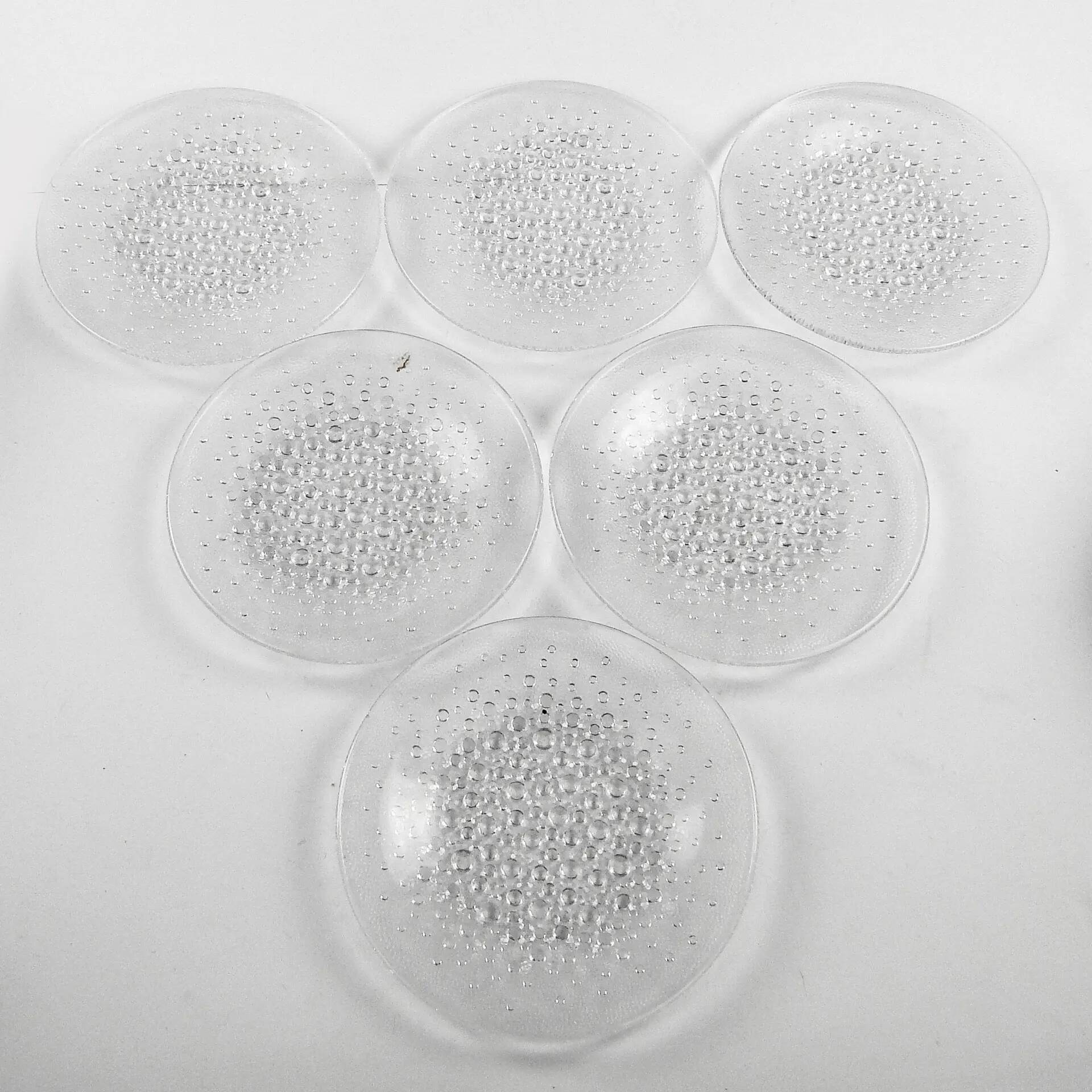 Ensemble d'assiettes à dessert Krople Rosy, en verre, conçu par J. Drost, Ząbkowice, Pologne, années 1970.