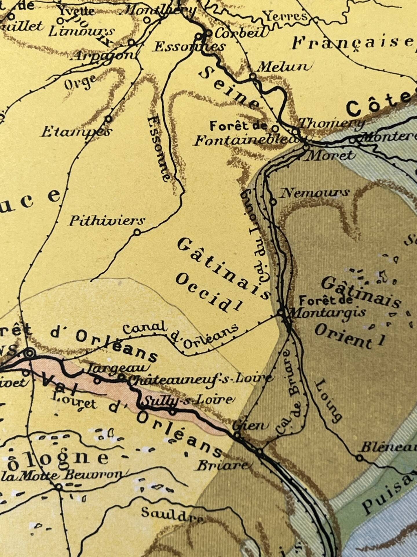 Old geological map of the Paris Basin 55x37.5cm