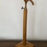 Deux Porte corset, présentoir, porte vétement en bois vintage