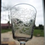 6 Anciens Verres à Pied Motif Arabesques Blanches H 11 cm