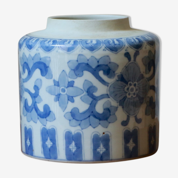 Chinese porcelain vase