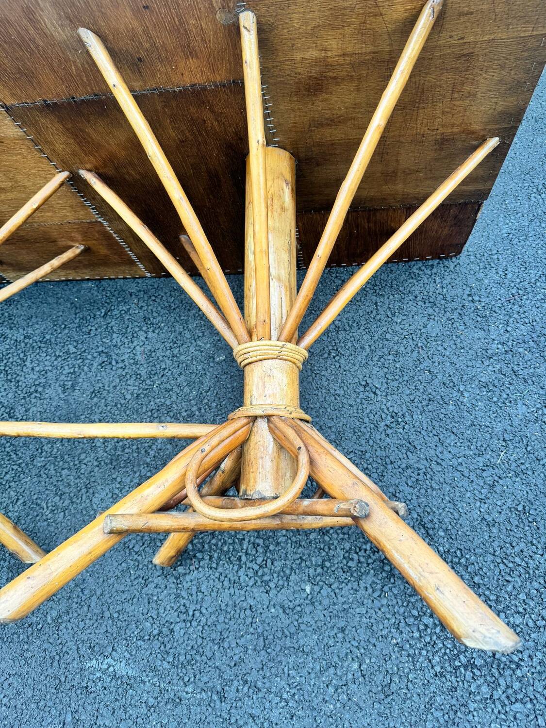 Vintage 1950s set: large table with tripod base and benches in woven chestnut