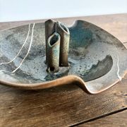 Coupe pique-fleurs en grès signée – Céramique vintage