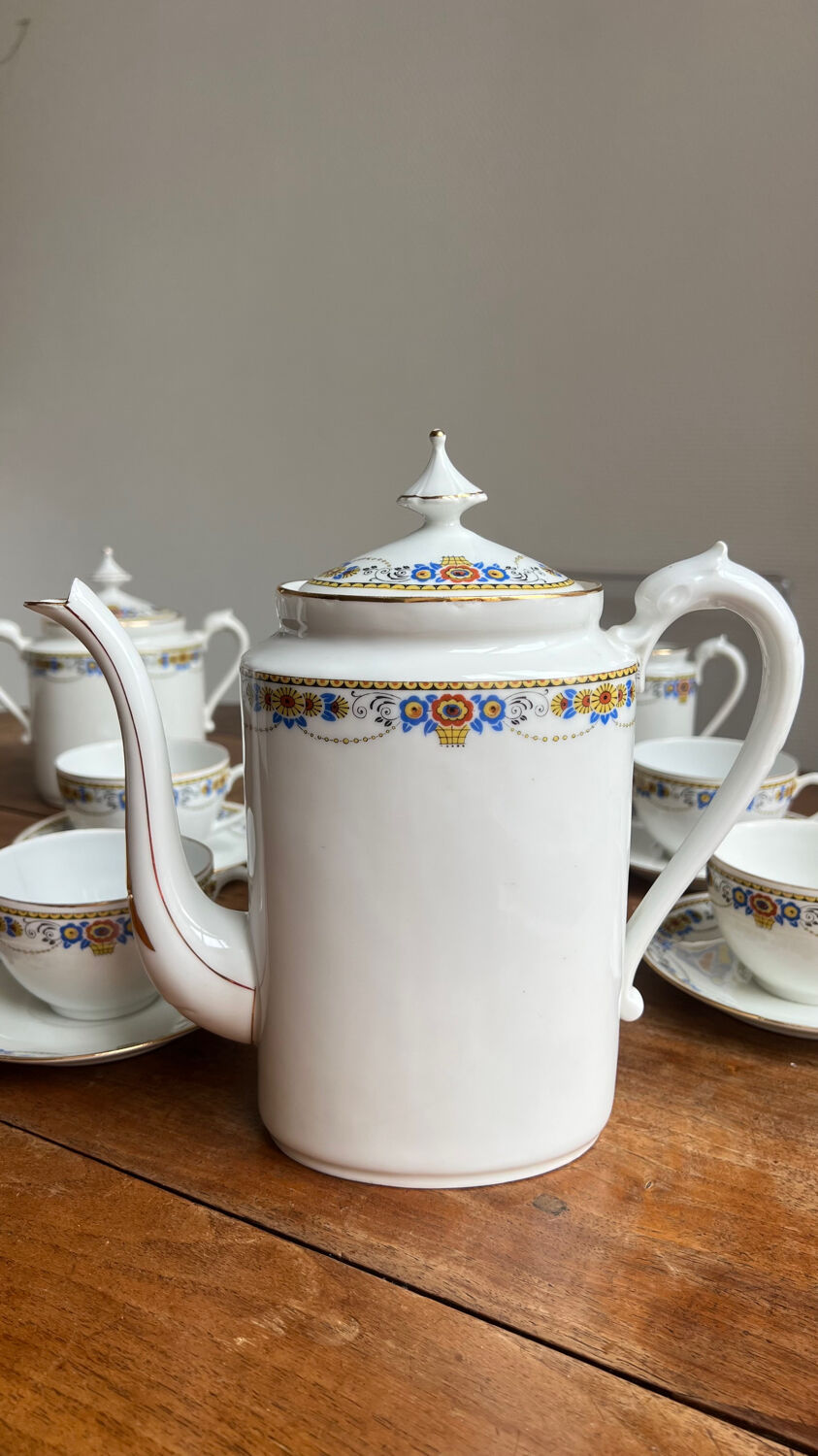 Ancien service à café en porcelaine de Limoges – années 1920