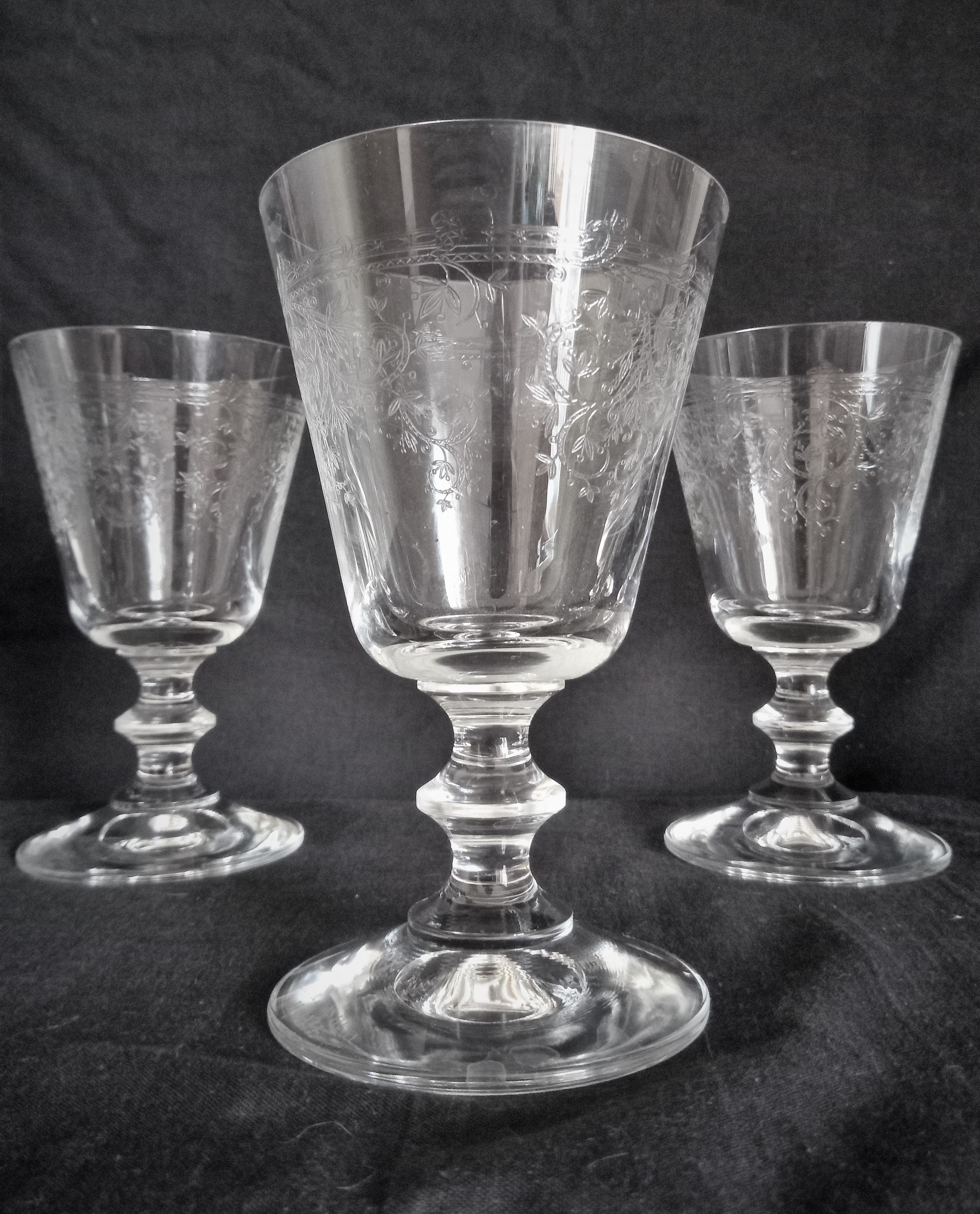 Laura Ashley Home - 6 red wine glasses in half crystal engraved