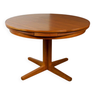 Danish Dining Table Flip-Flap Edition Dyrlund Model "Lotus" in Teak 1