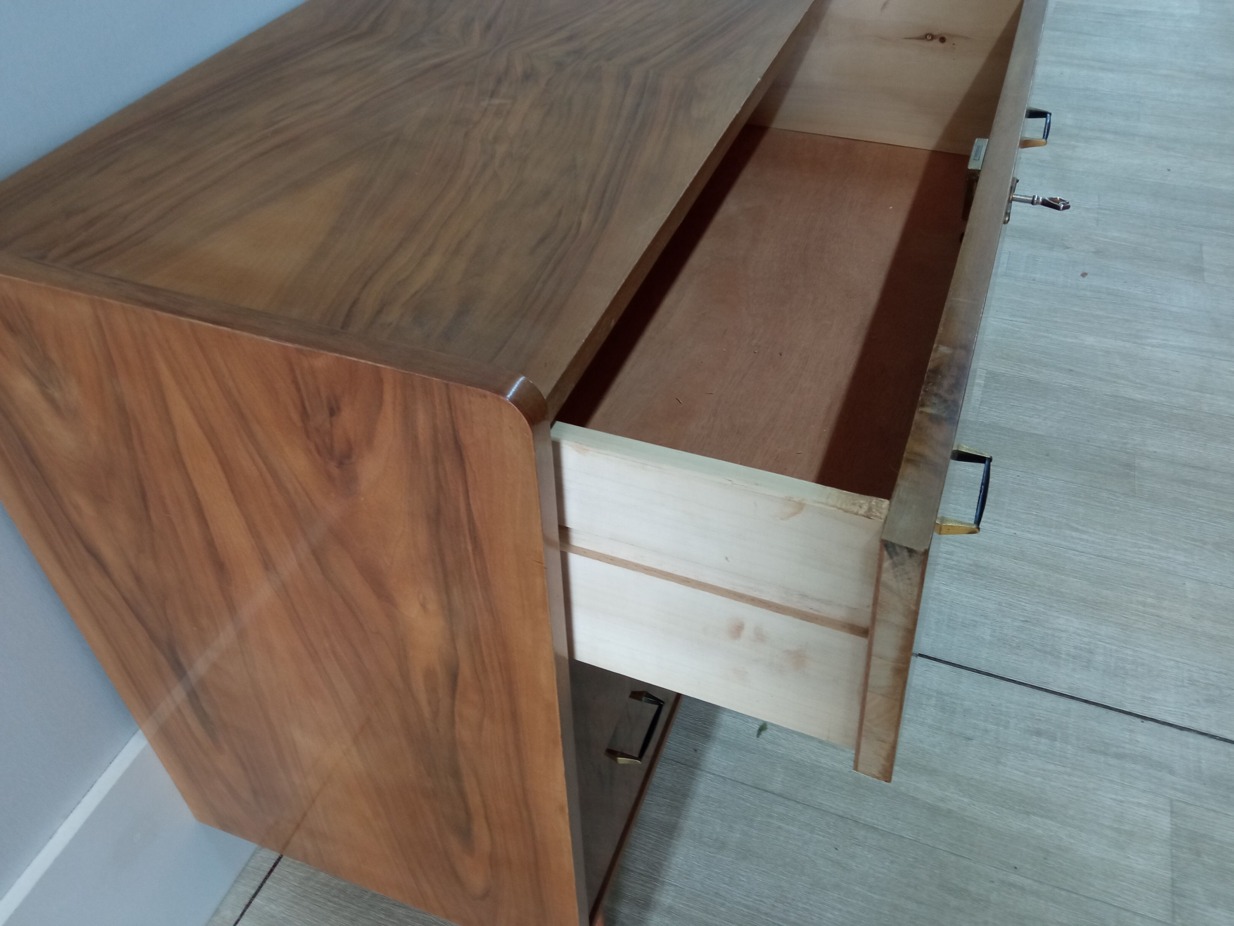 Commodity vintage feet compass