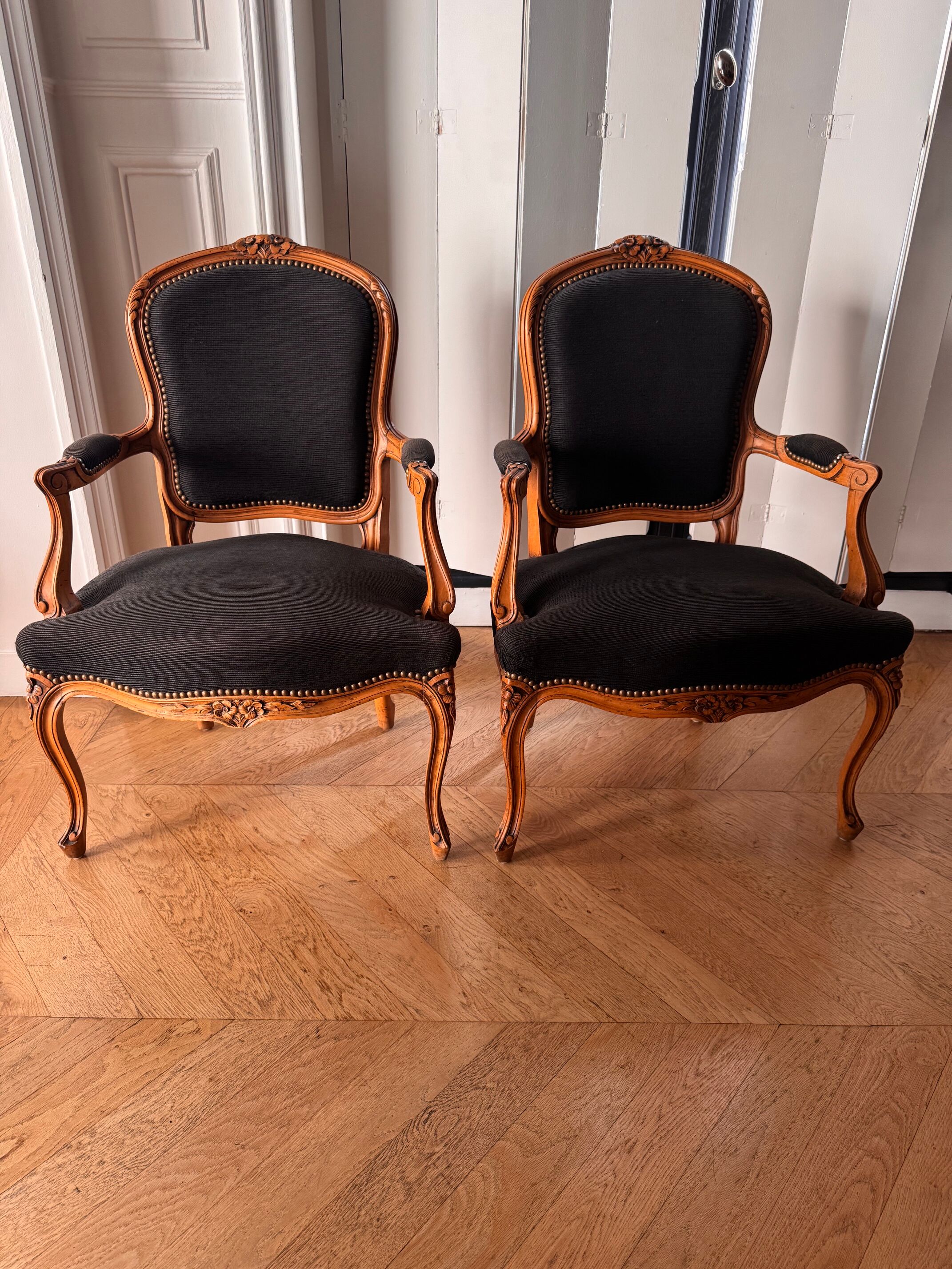 Fauteuils Cabriolet style Louis XV