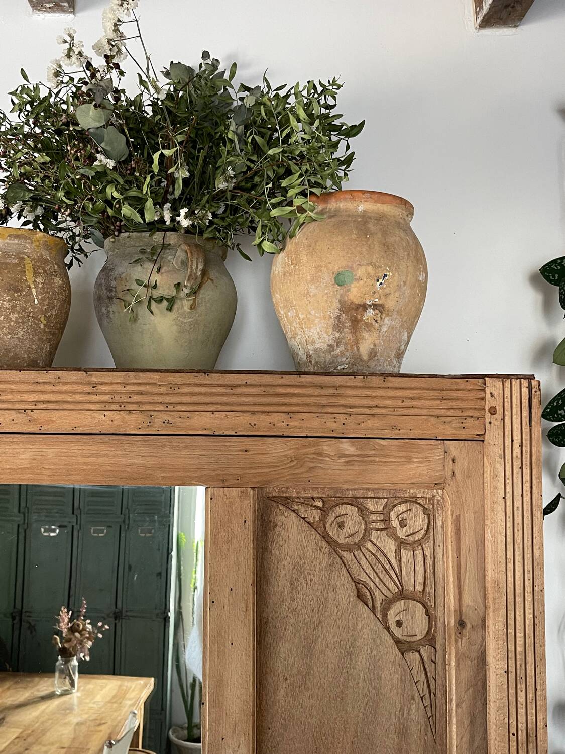 Art Deco bonnet maker