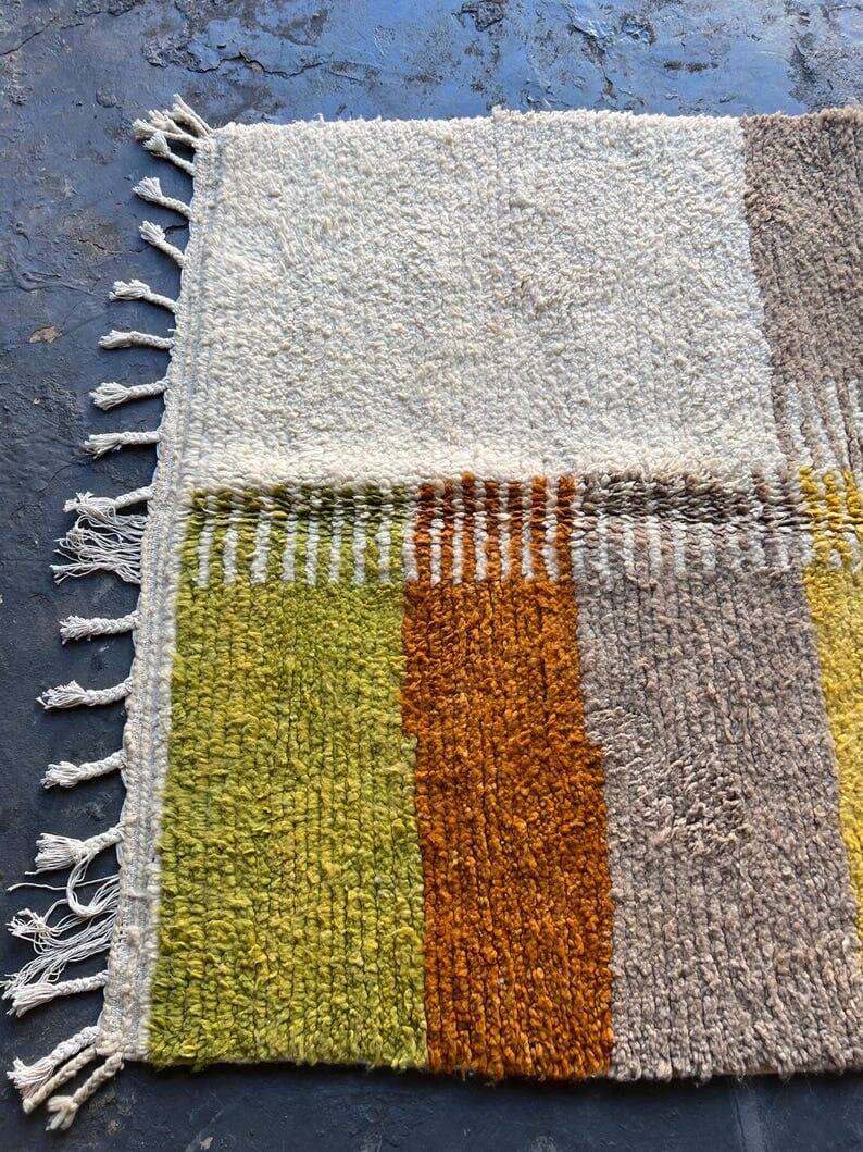 Handmade natural wool rug, size 100 x 200 cm