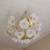 Ceiling light with opaline flowers and gilded metal
