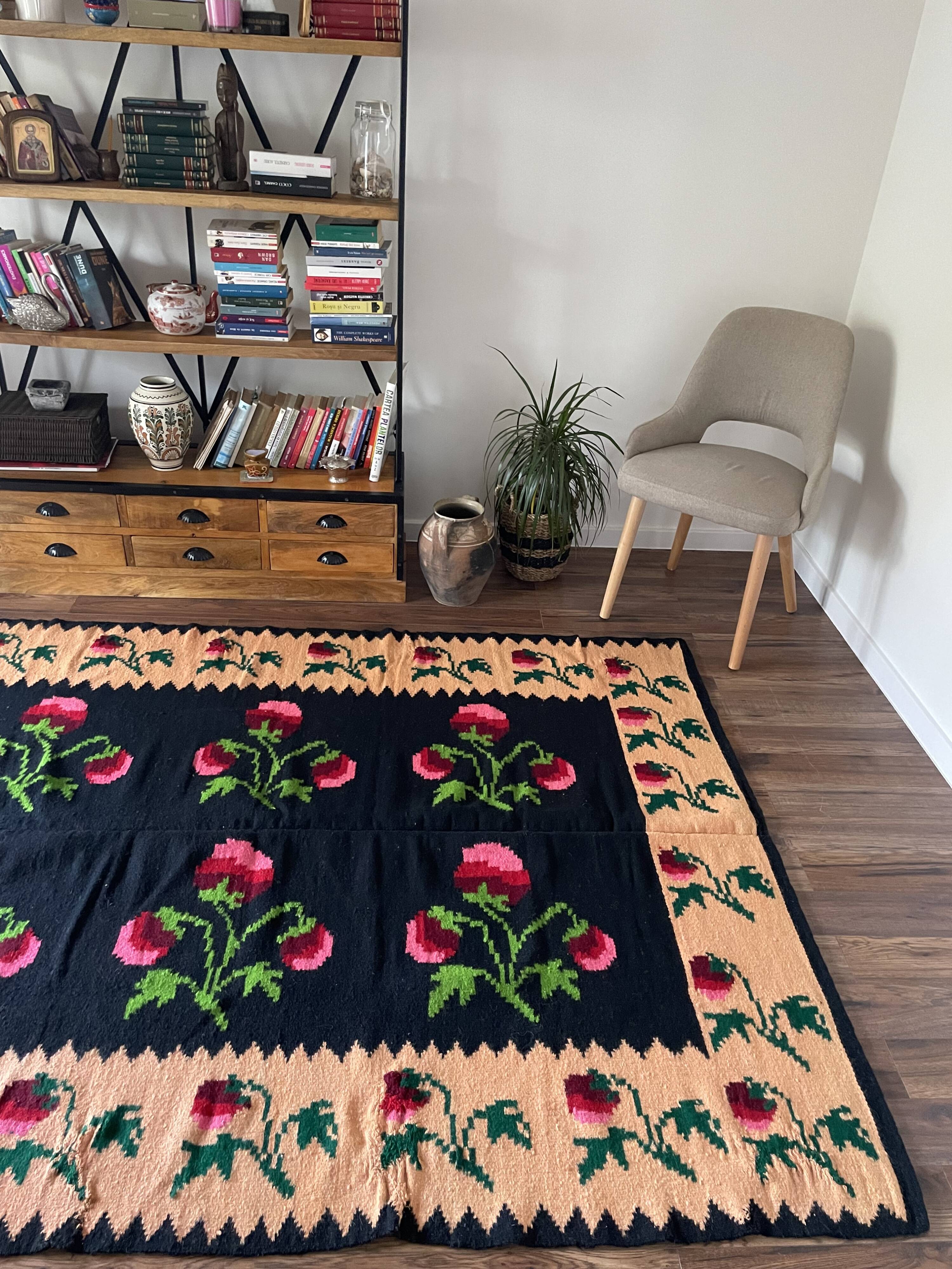 Romanian floral handwoven carpet made in wool, bohemian design with flowers