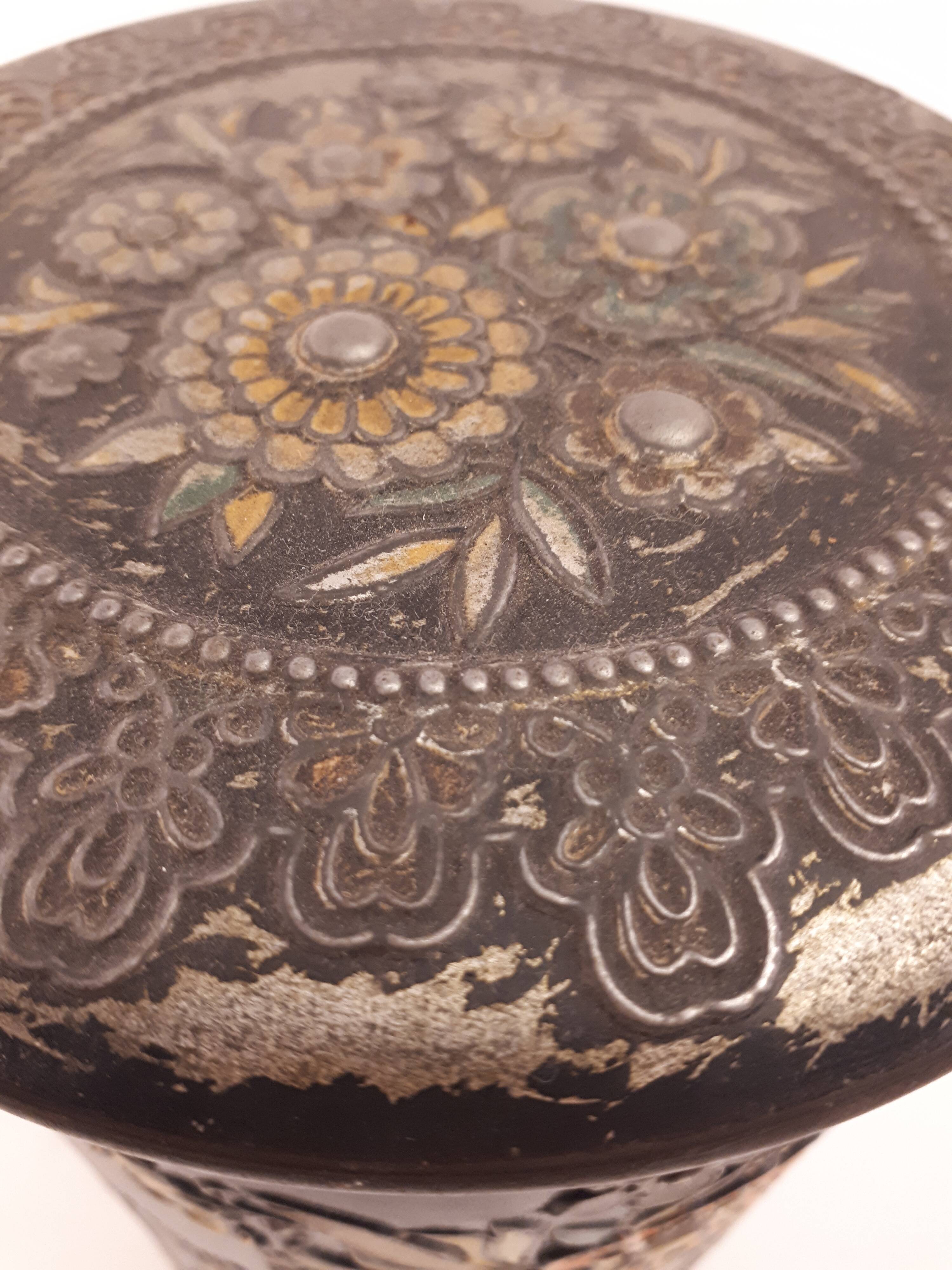 Large vintage waffle metal box 1960 deco flowers