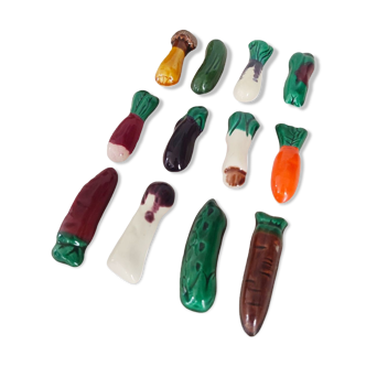 Set of 12 slip ceramic knife holders