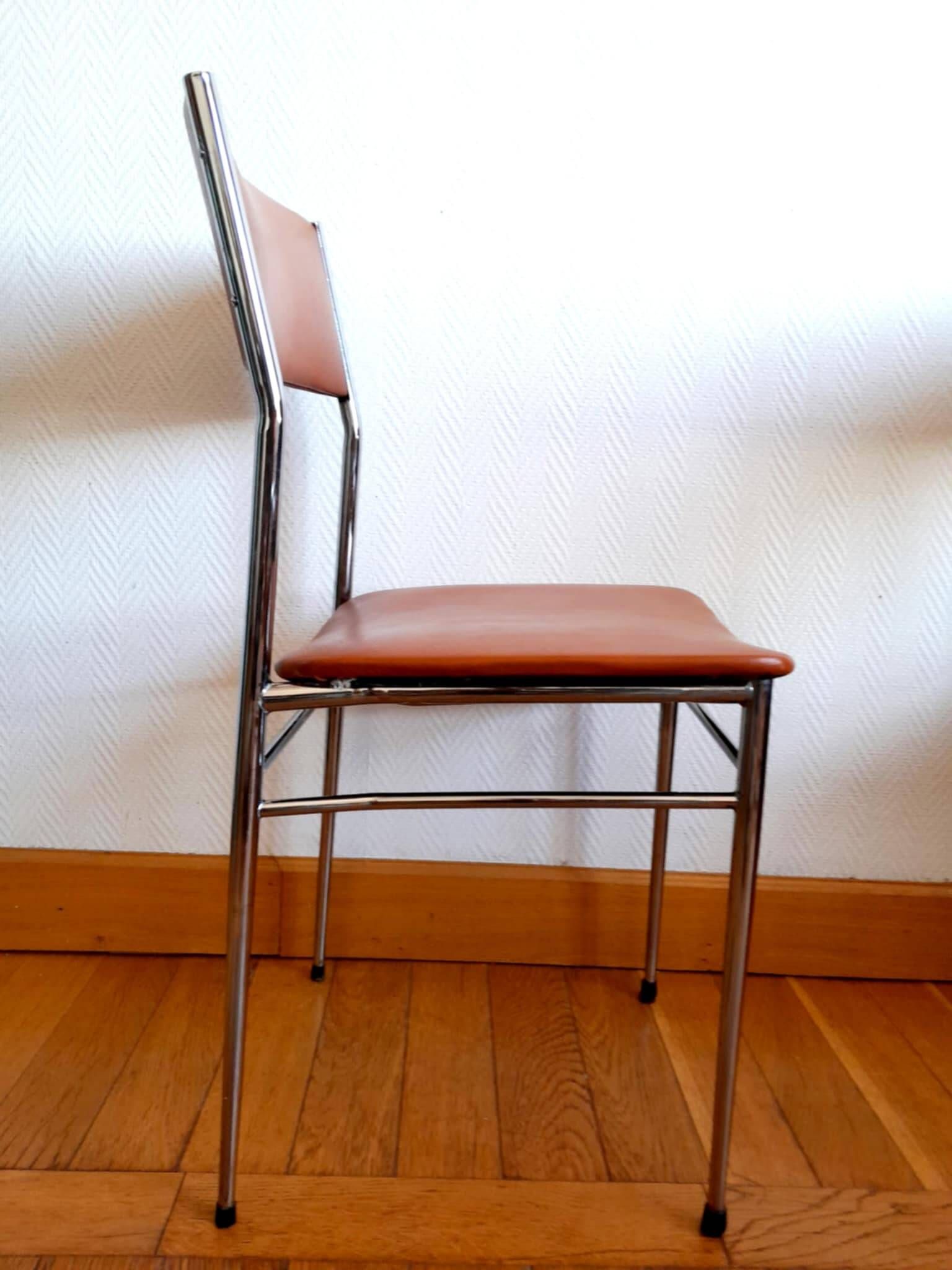Trois chaises mid century skaï et chrome 1950