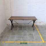 Table à pieds croisées industrielle