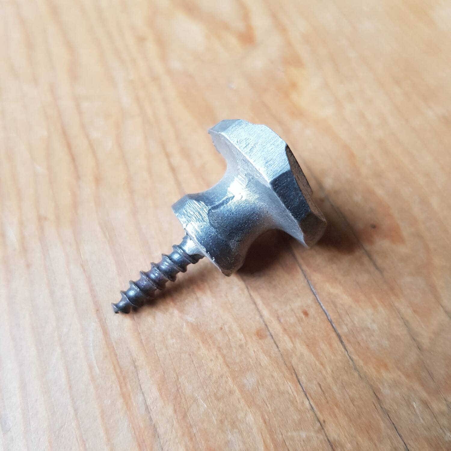 Small screw-in furniture knobs