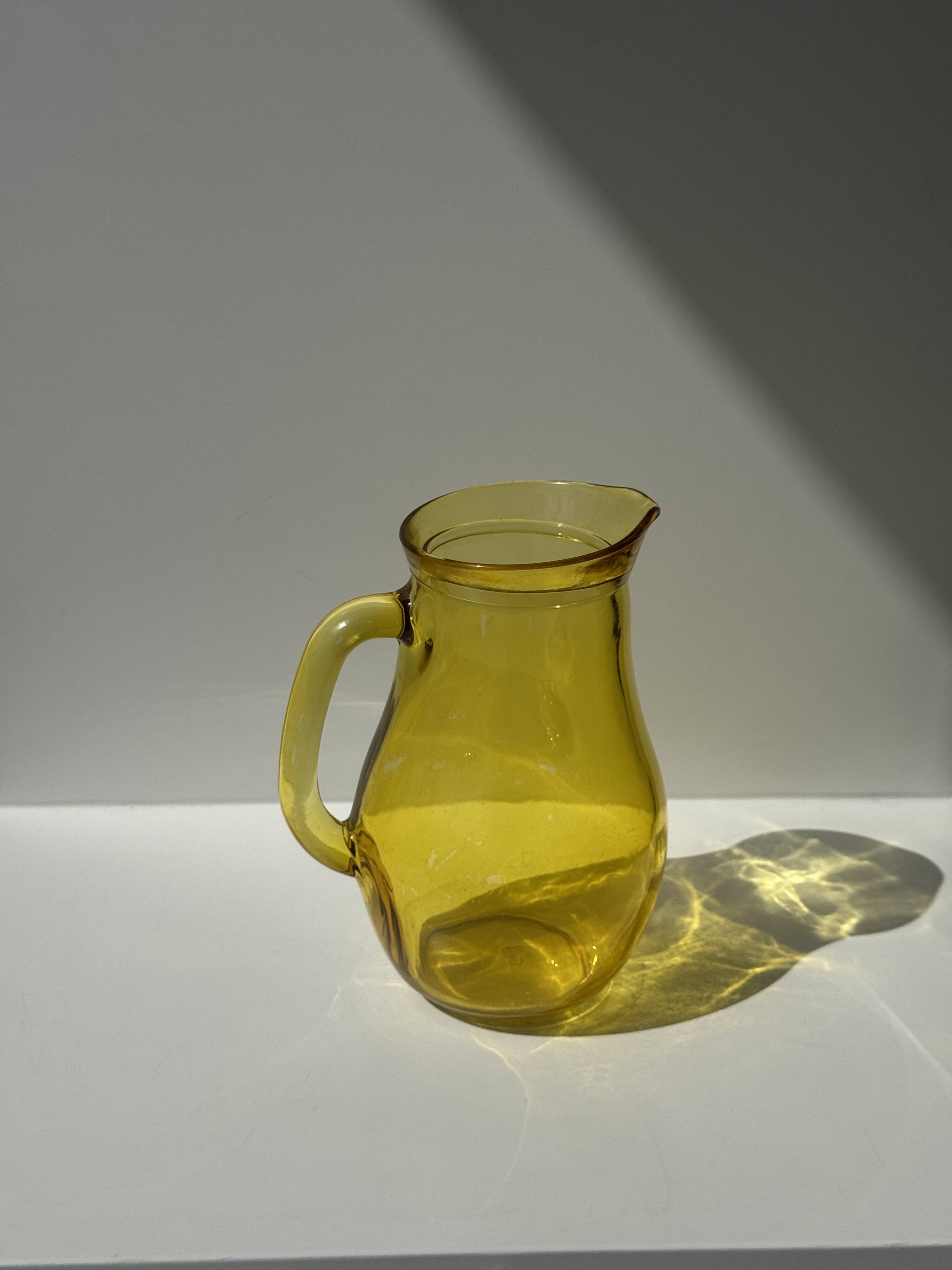 Vintage yellow glass pitcher H20.5