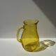 Pichet vintage en verre jaune