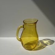 Pichet vintage en verre jaune