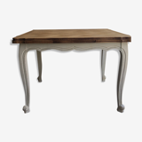 Shabby table with extension cords