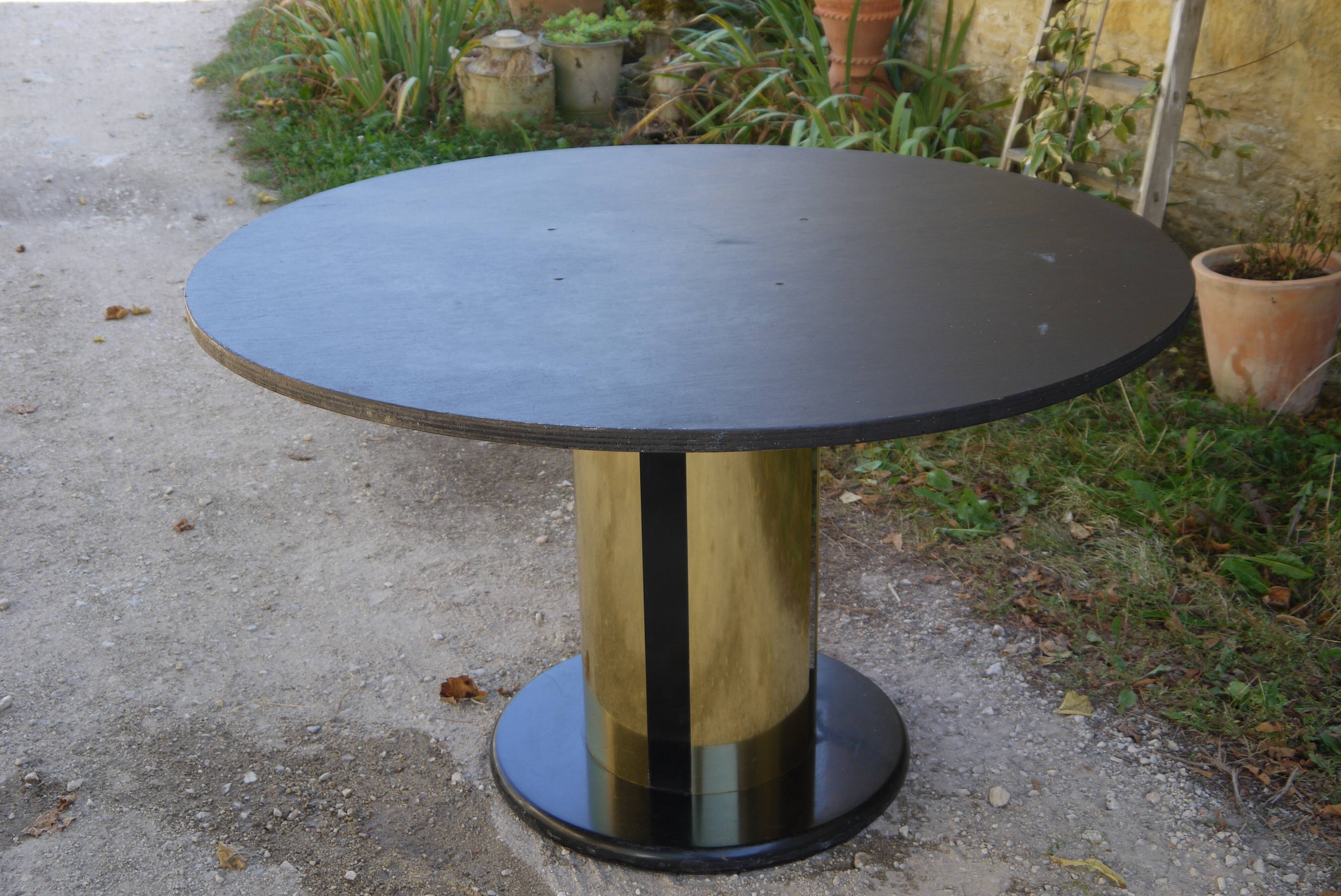 Central table leg gilded and black