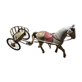 Cheval à pedale en tôle avec char ‘’sulky’’