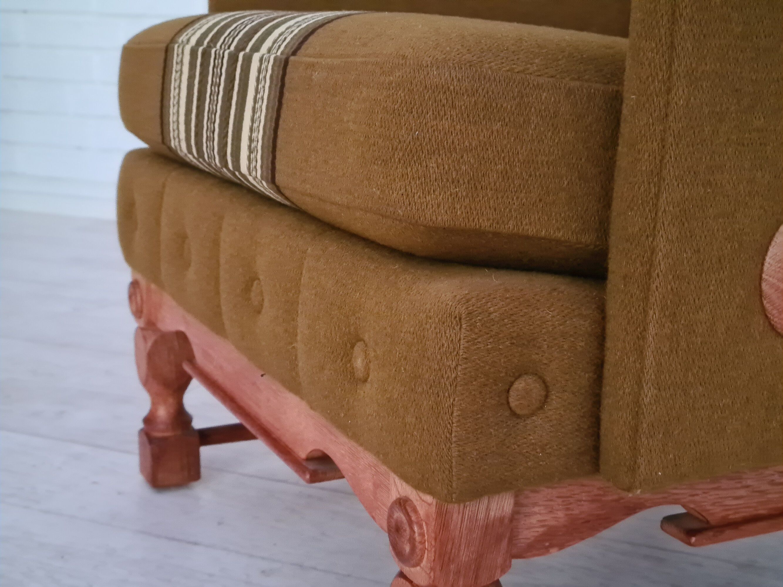 Ensemble de fauteuils bois de chêne laine état d’origine années 1970