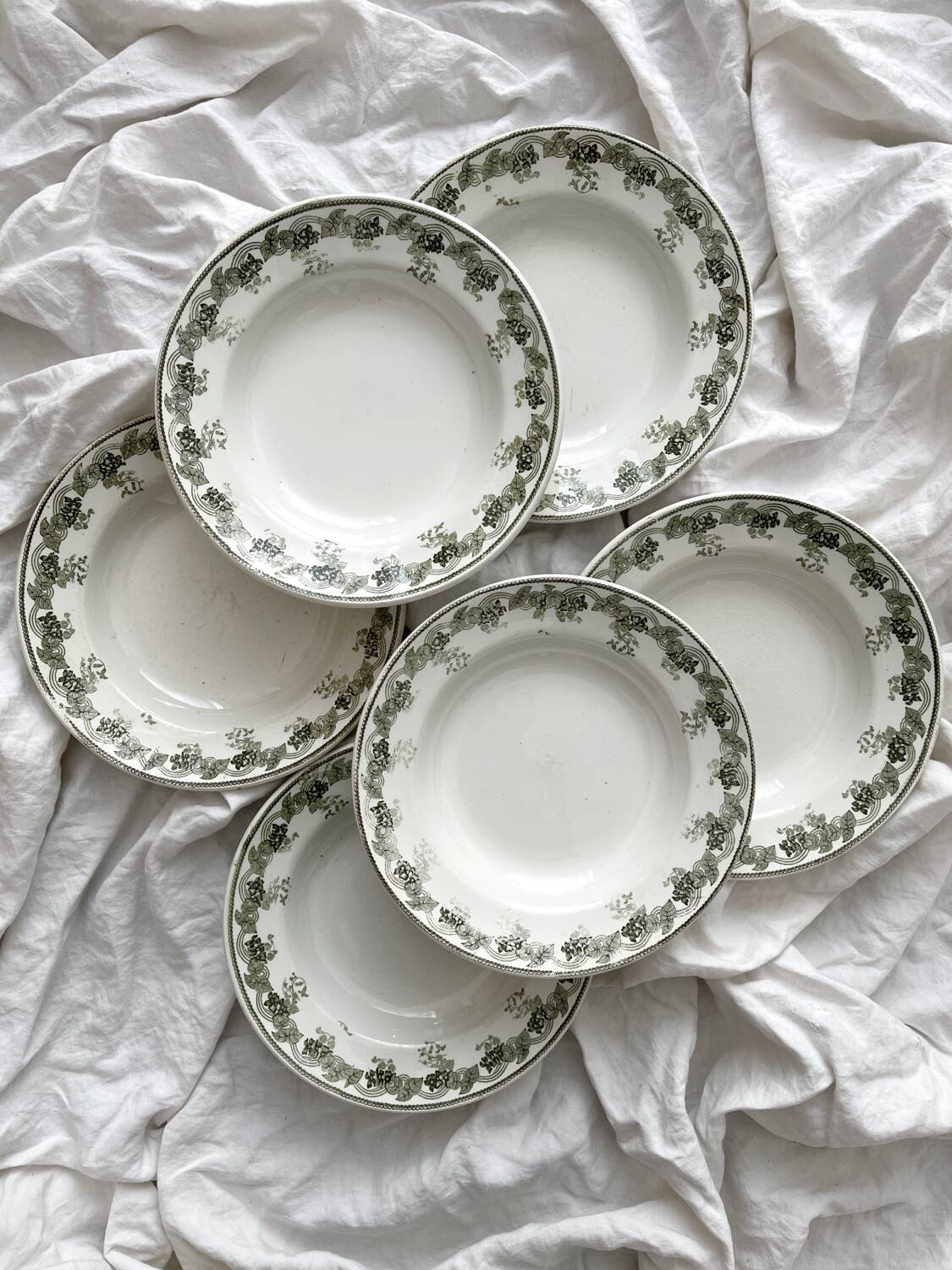 6 “Violetta” ironstone soup plates from Moulin des Loups Hamage