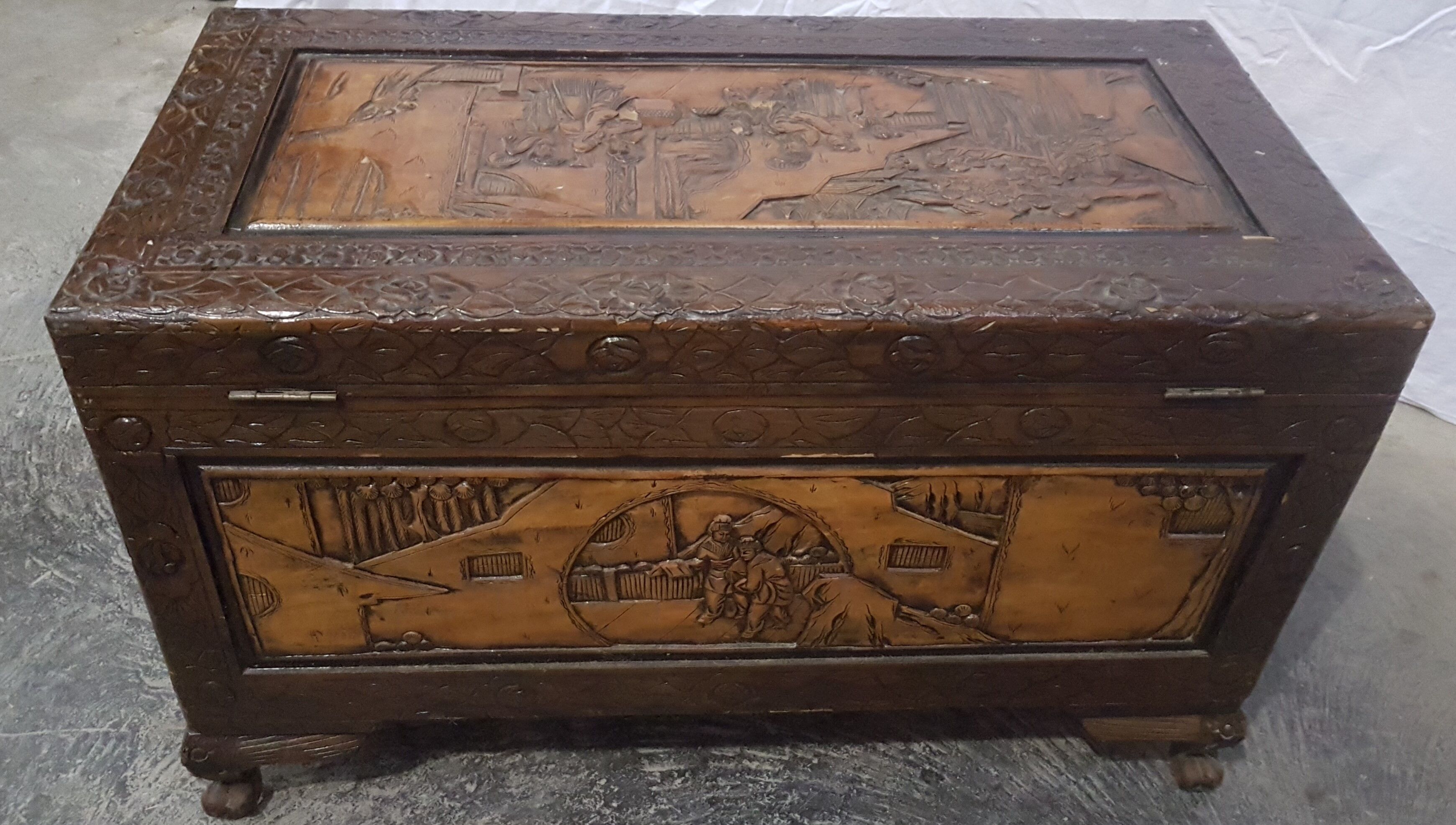 Coffre de rangement asiatique chinois palissandre
