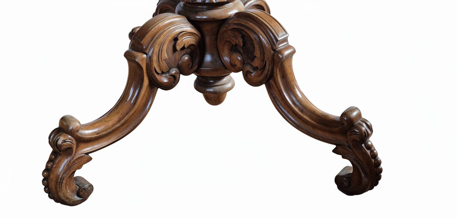 Table ovale victorienne, XIXe siècle