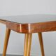 Table basse en hêtre et en verre opaque, années 1960, Tchécoslovaquie