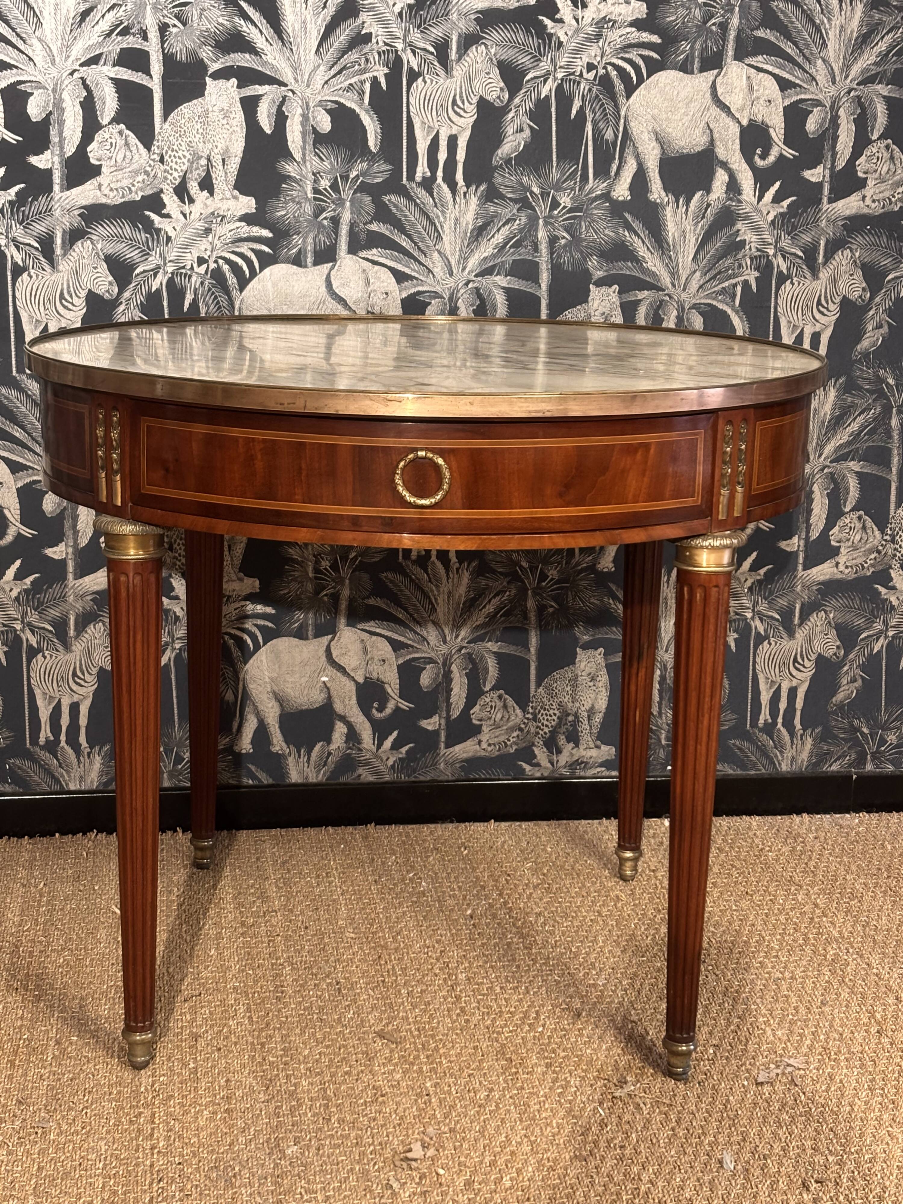 Table de milieu style Louis XVI fin XIX eme
