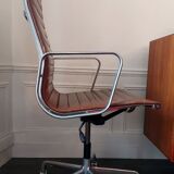Vintage Eames EA 119 Armchair – High-End Vintage Replica – Alumi