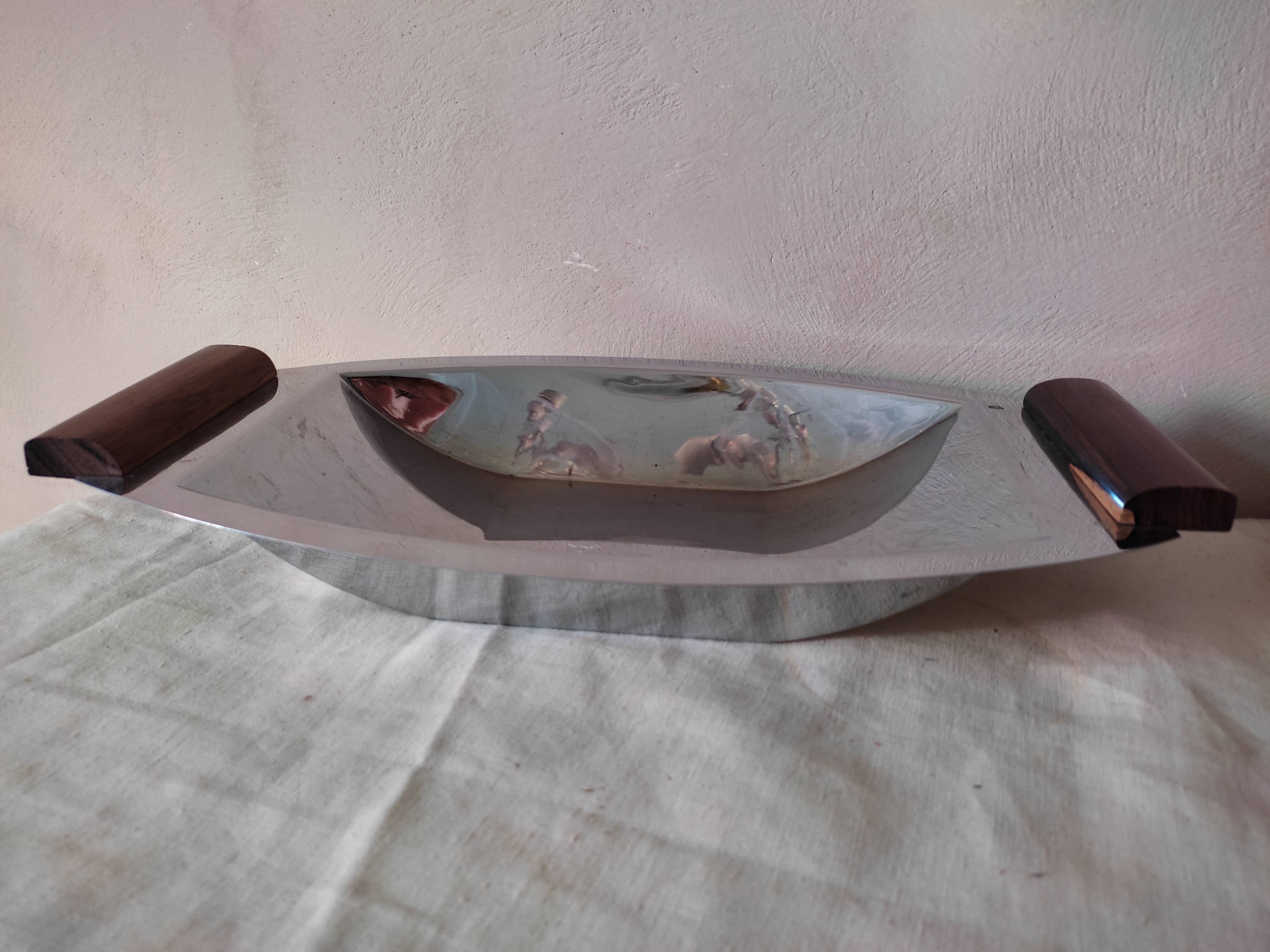 Art deco dish in stainless steel and teak