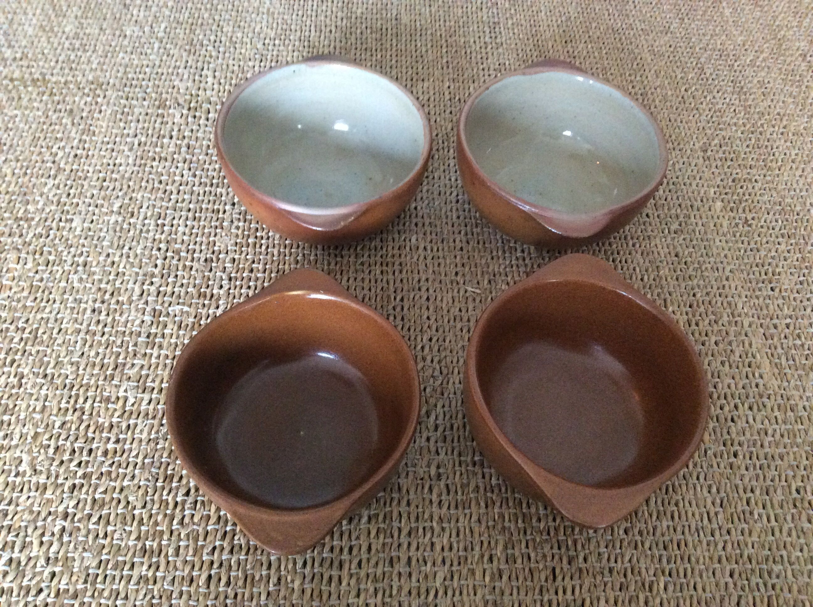 4 stoneware bowls