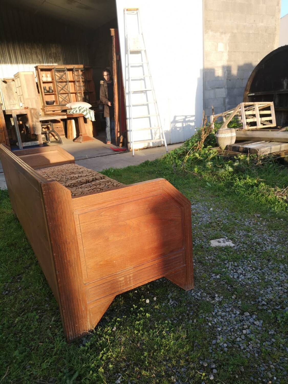 Art Deco banquette in its original condition.