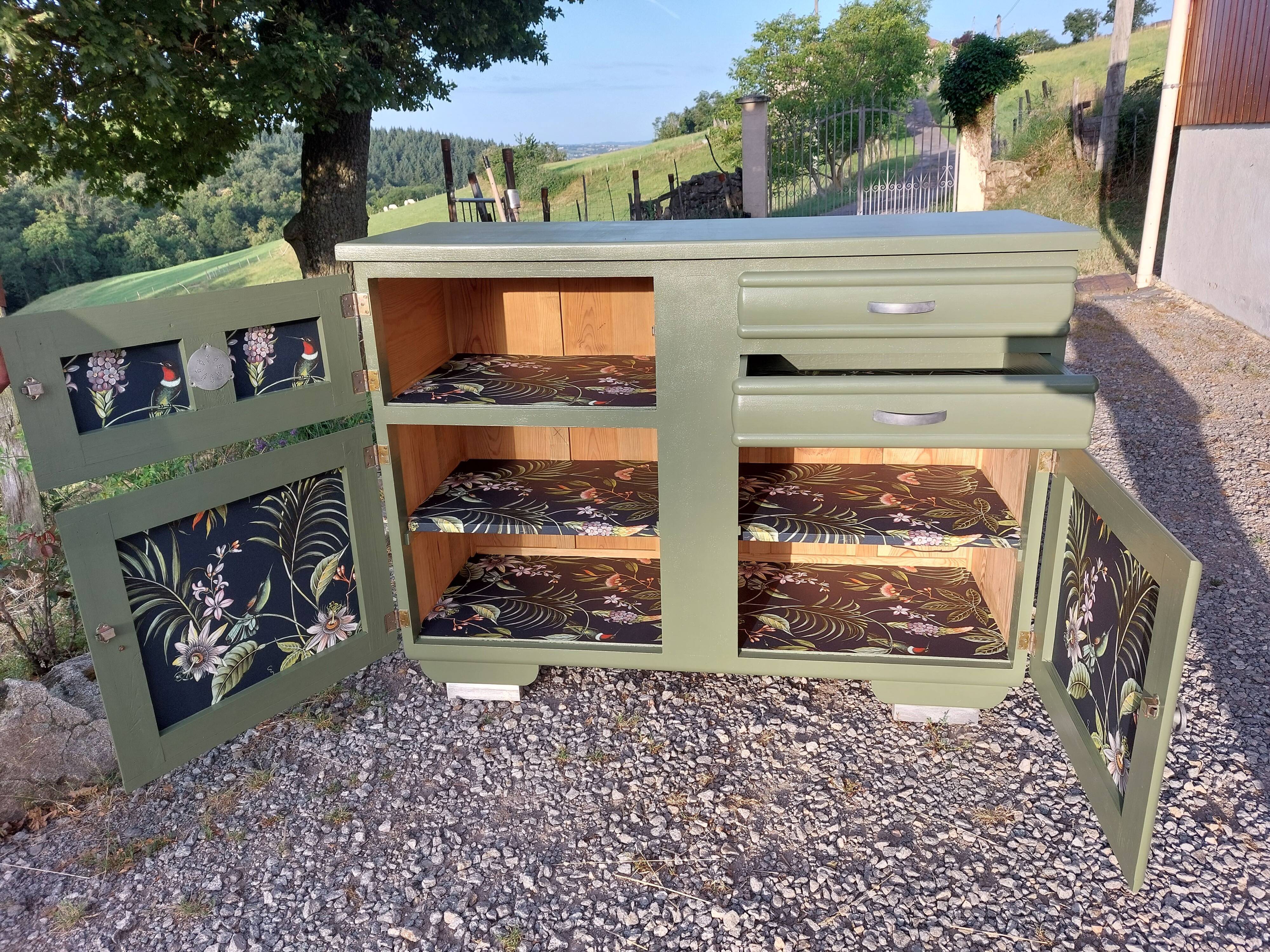 Mado wooden buffet, green and black tray, vintage.