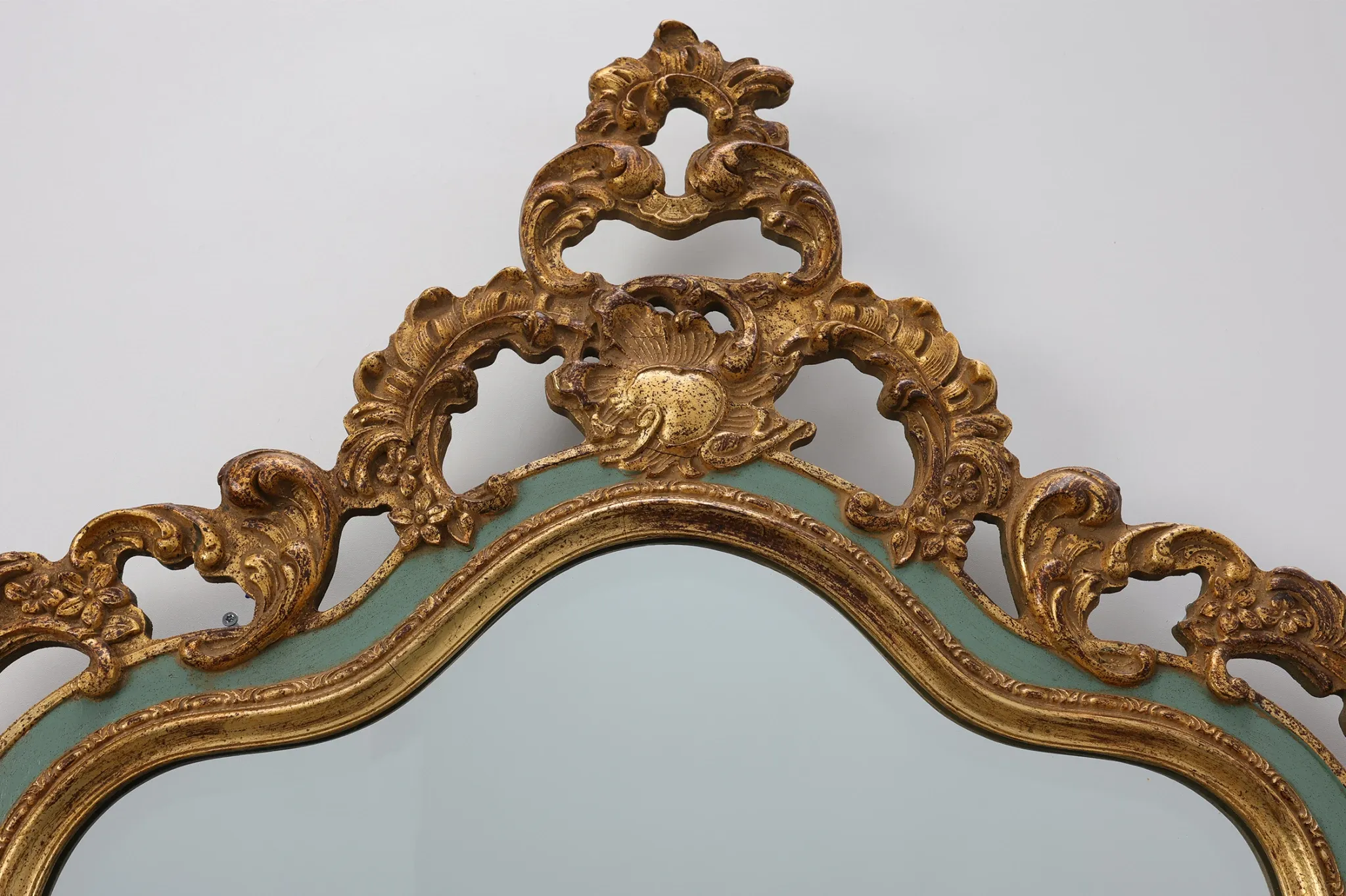 Florentine Style Gilt Mirror with Acanthus Scrolls, Italy, 20th Century