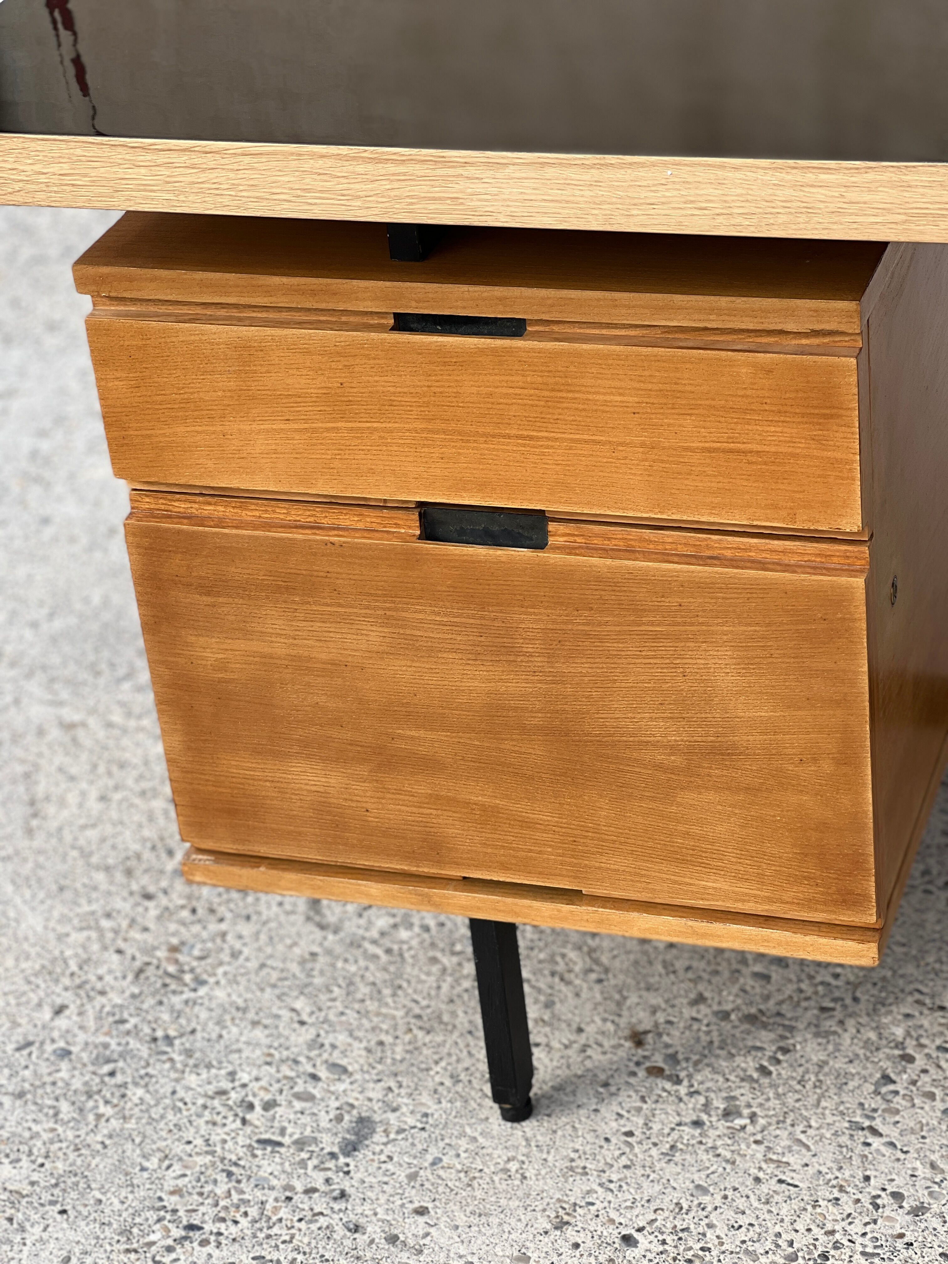 Bureau Pierre Guariche modèle Président 1960
