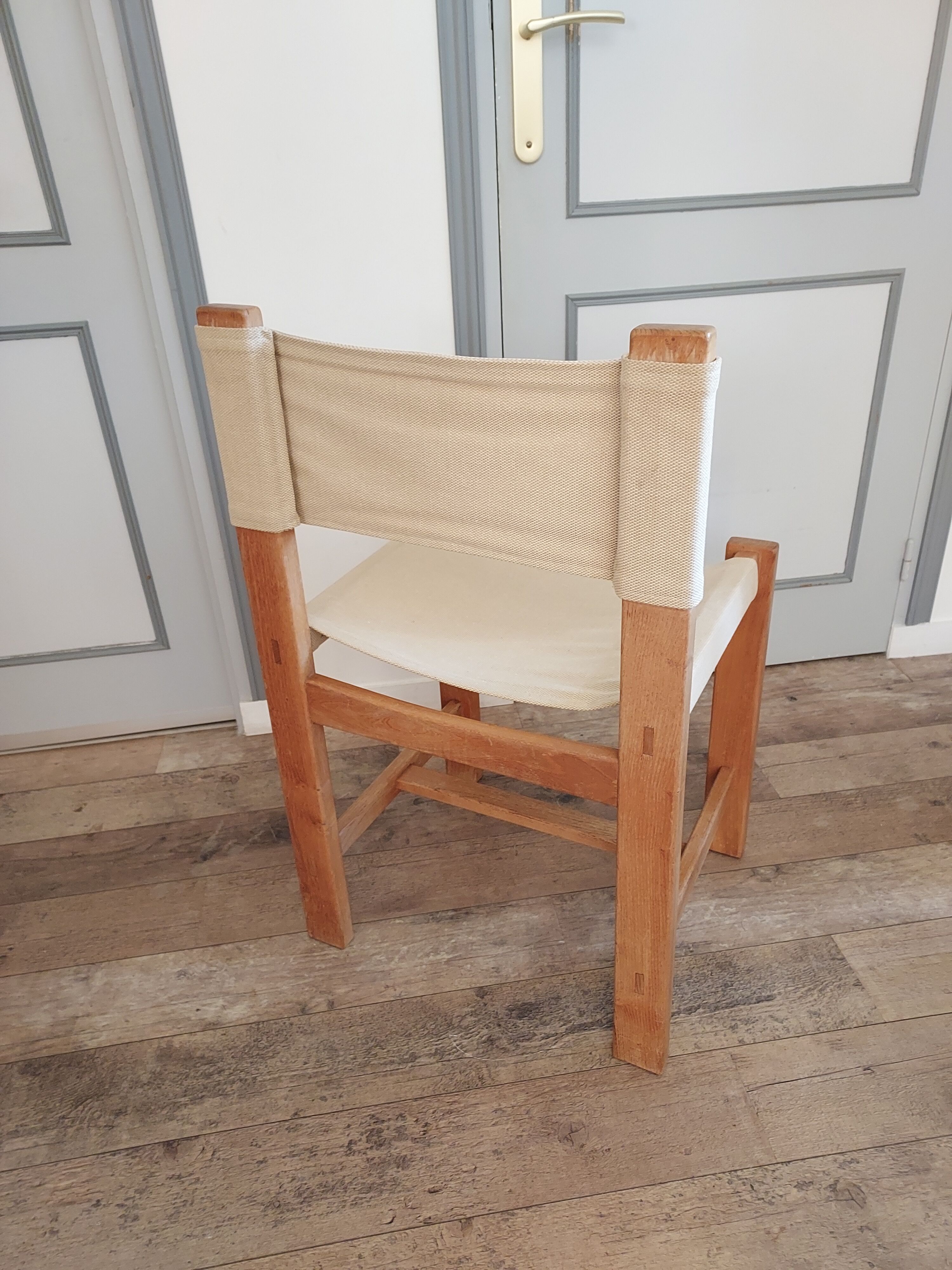 Lot 4 minimalist chairs