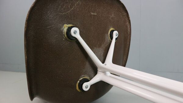 Chaises en fibre de verre marron « La Fonda » de Charles & Ray Eames pour Herman Miller