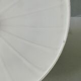 Suspension in white opaline