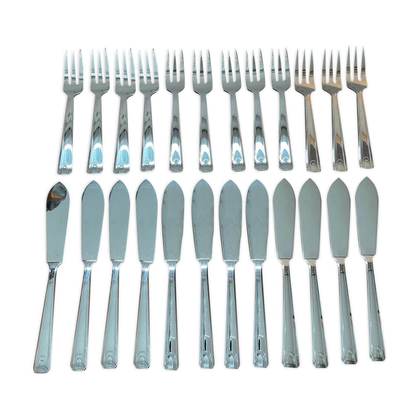 Stainless fish cutlery, 12 knives and 12 forks