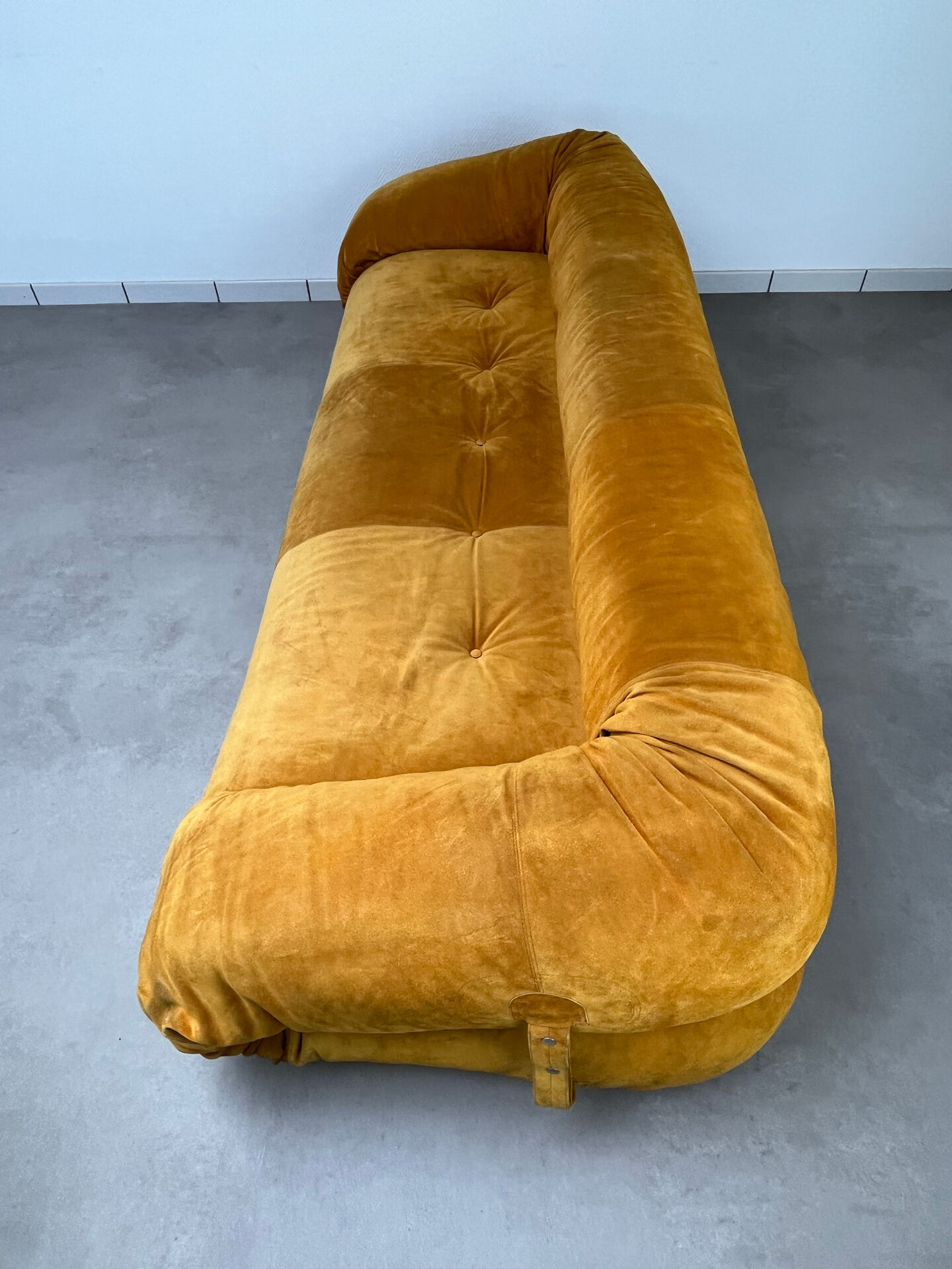 Nubuck leather amphibious sofa by Alessandro Becchi for Giovannetti,